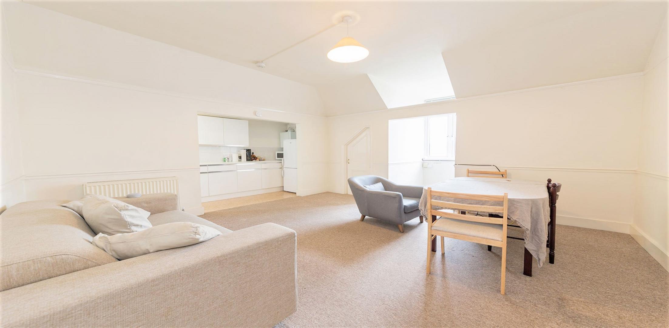 			2 Bedroom, 1 bath, 1 reception Apartment			 Strathray Gardens, SWISS COTTAGE